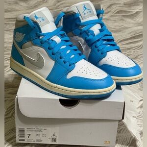 Jordan 1 Mid Powder Blue/Neutral Grey Women's Athletic Shoe Size 7 - Authentic -